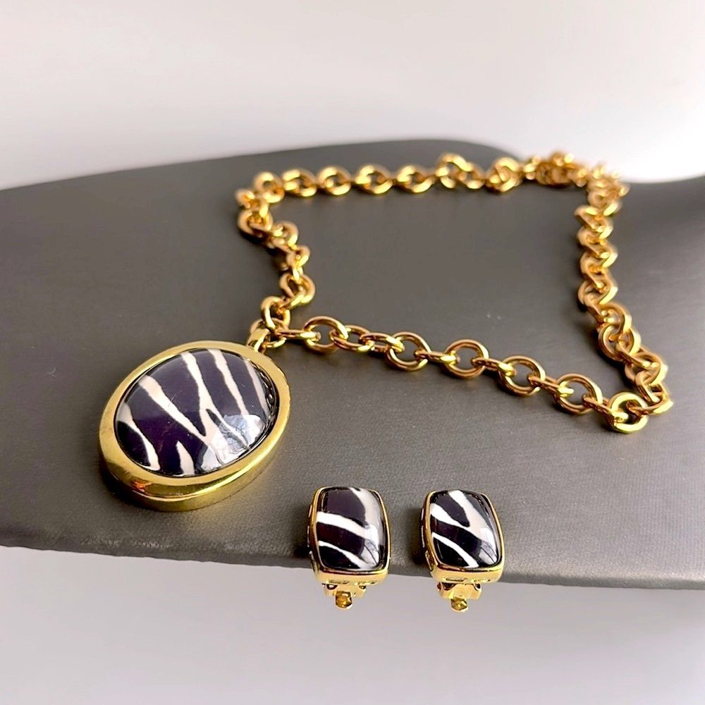 Joan Rivers Signed Classics Zebra Animal Print Necklace & Earrings Jewelry Set